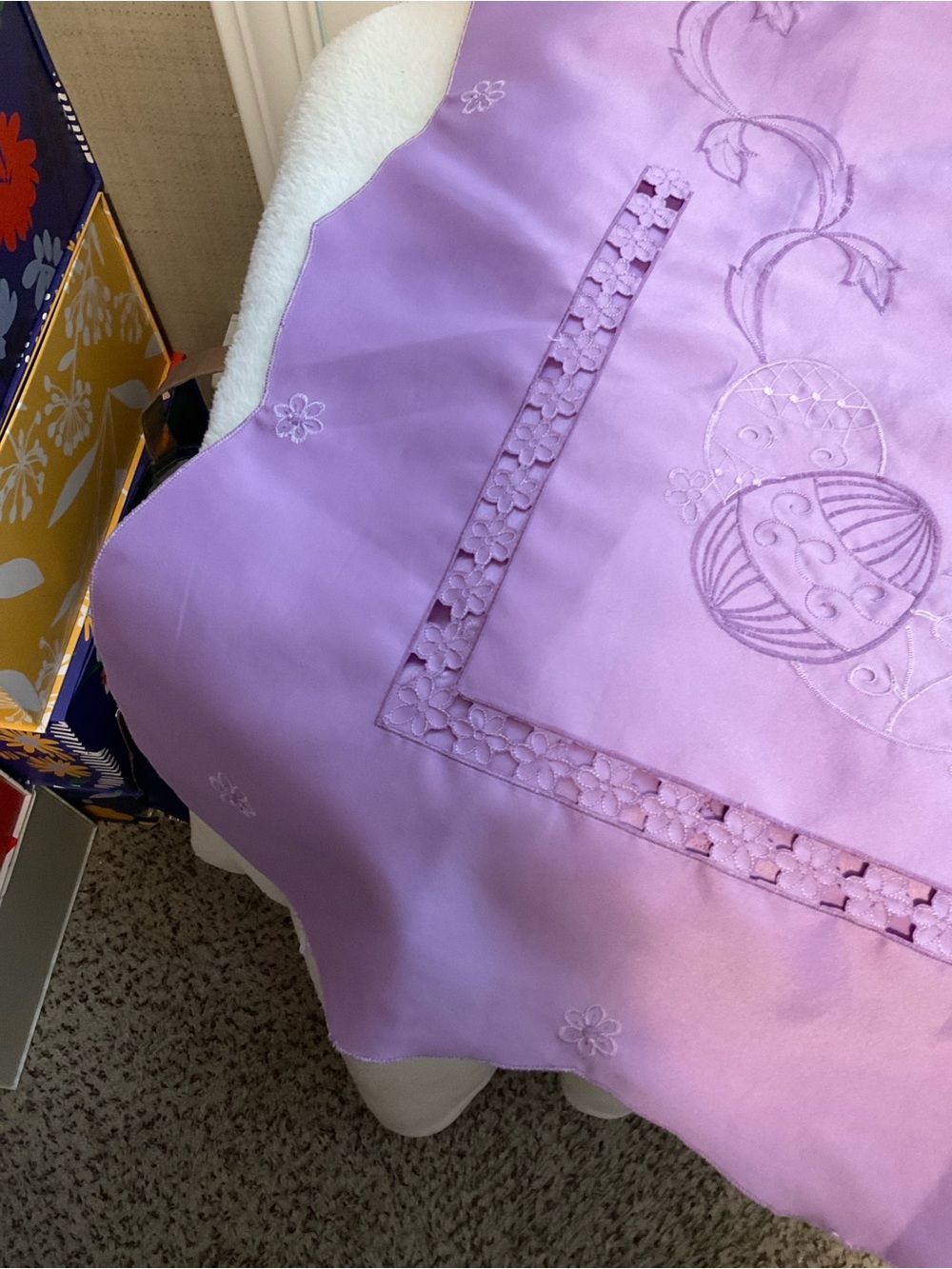 Lavender Embroidered Tablecloth - Brand Unspecified - Picture 6 of 6